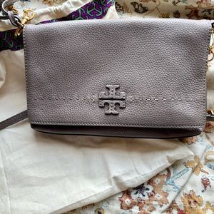Sale! New Tory Burch McGraw chain fold over cross body.